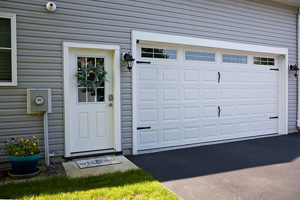 24/7 Emergency Garage Door Panel Replacement experts in River Road, WA